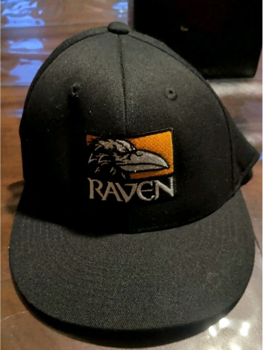 Raven Premium Fitted 210 Flexfit Size S/M By Port Authority Black New No Tags